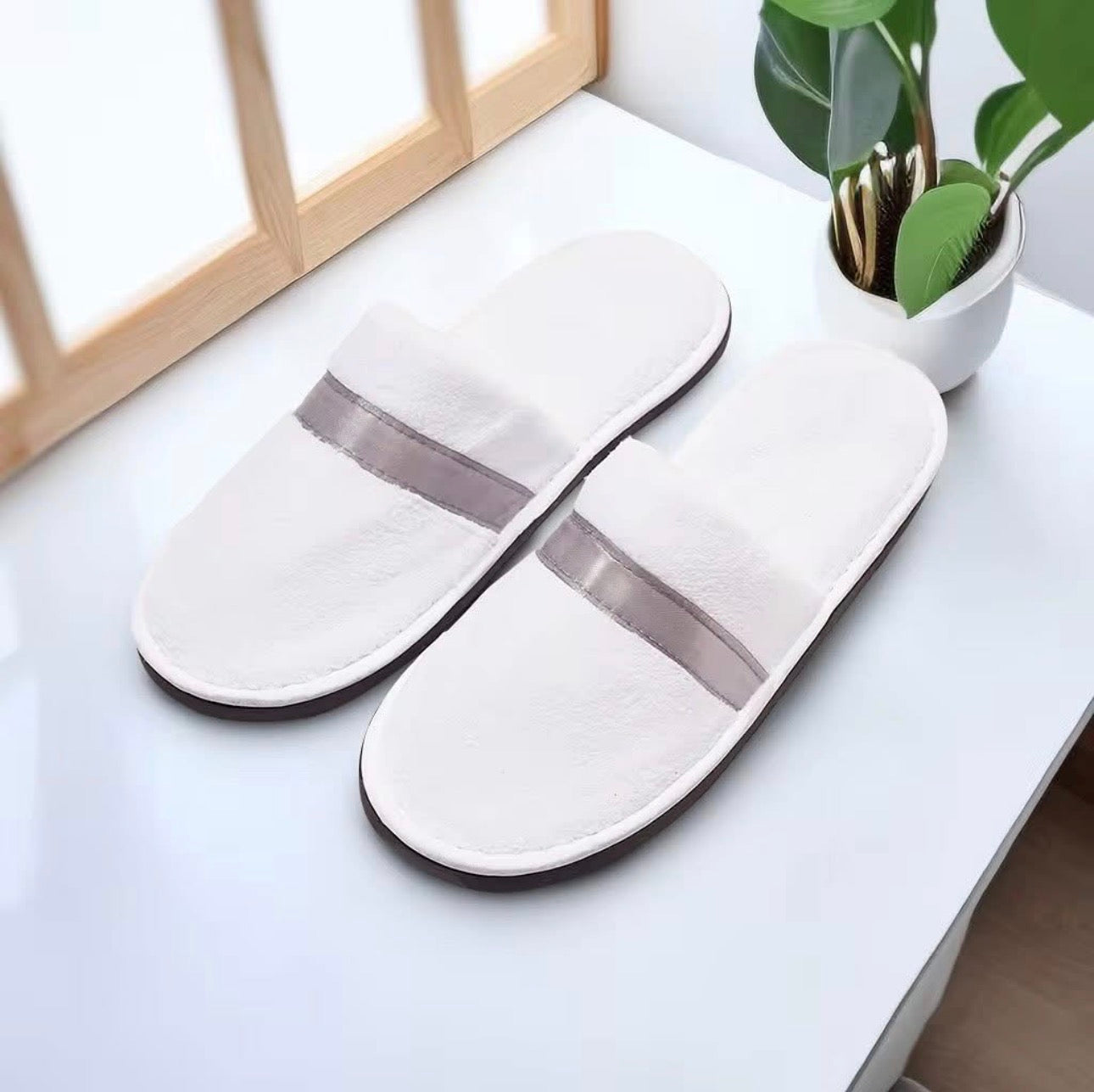 Pantoufles d’intérieur doux et confortable - velours peluche